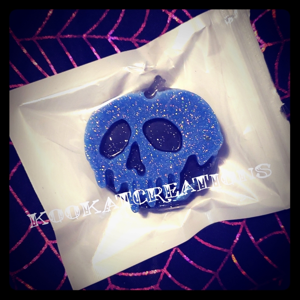 Poison Apple phone socket